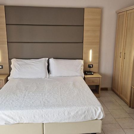 Hotel Trasimeno Bittarelli カスティリオーネ・デル・ラーゴ エクステリア 写真